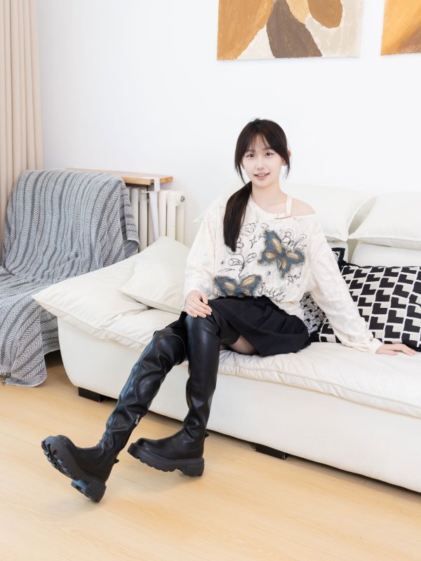 BoBoSocks袜啵啵 No.602 香菜长靴白棉袜薄黑丝图集鉴赏