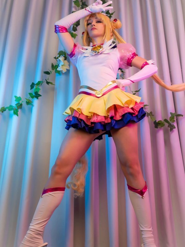 Cosplay Aery Tiefling与Sailor Moon角色扮演