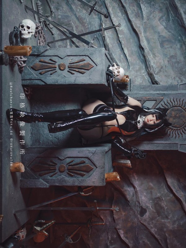 落落Raku倾情演绎：莉莉丝角色Cosplay作品集
