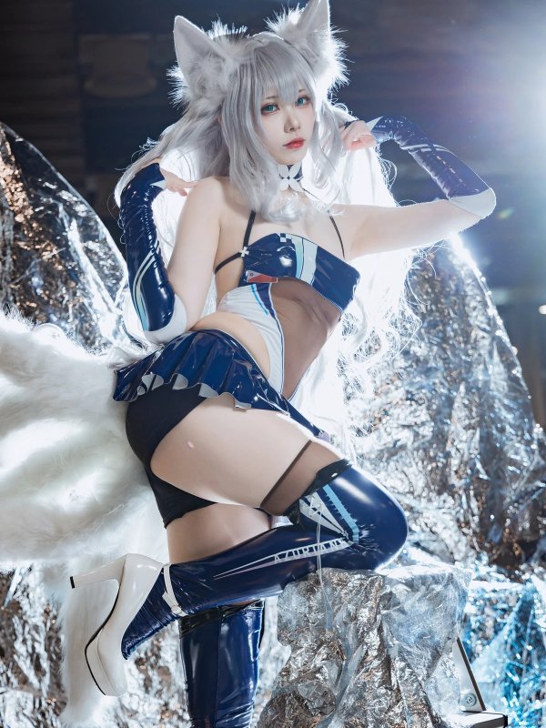 安食Ajiki演绎《交错战线》绯猁：上海萤火虫漫展返图集