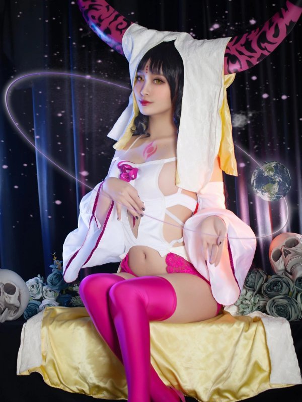 Cosplay洛璃LoLiSAMA演绎《FGO》杀生院祈荒角色写真