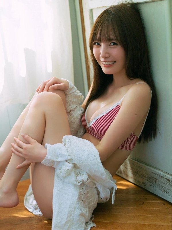 Yura Yura 由良ゆら 数字限定 YJ PHOTO BOOK《“ゆらゆら”しないの……？》Set.02