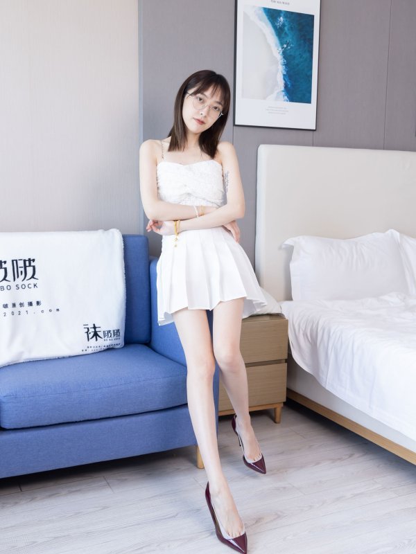 BoBoSocks袜啵啵 No.621 稚予：高跟鞋与浅灰色船袜裸足高清图集