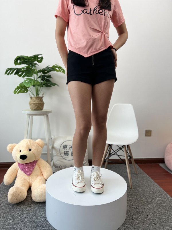 三禾摄影 No.037：清纯少女休闲短裤与棉袜帆布鞋高清美图写真