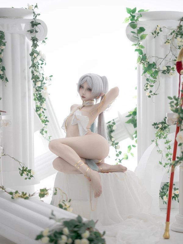 纸悦Etsu_ko《葬送的芙莉莲》芙莉莲舞娘版Cosplay图集精选